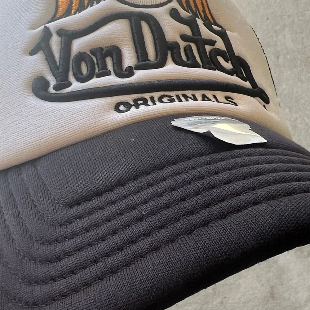Von Dutch Black and White Logo Cap - Picture 13 of 13